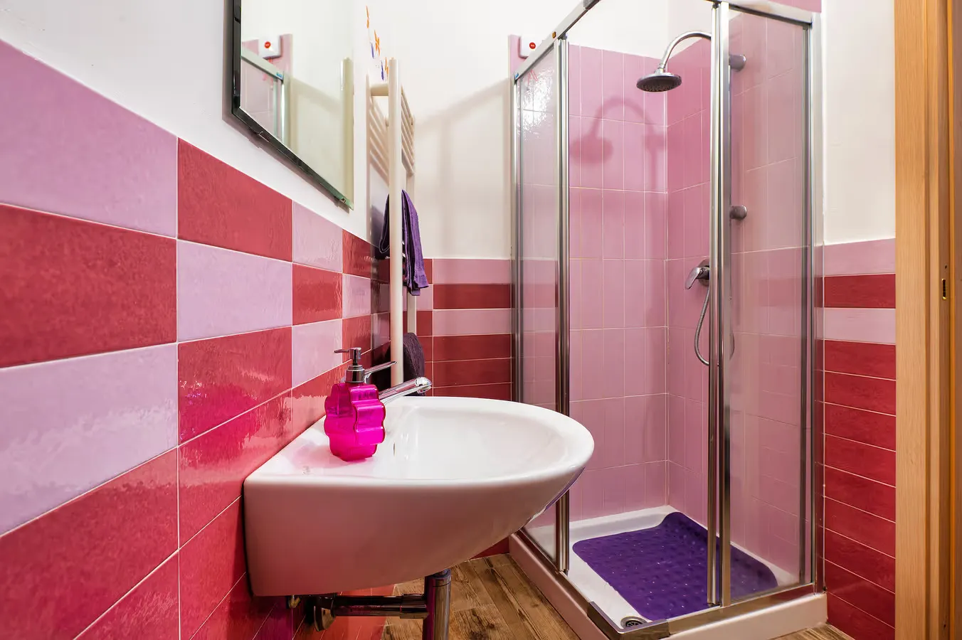 bagno-camera-rosa-mamma-mia